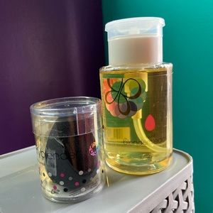 Brand New Unopened Beautyblender & Cleanser Bundle